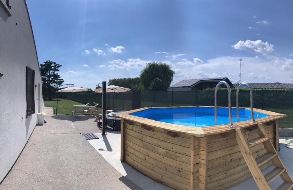 Nifty Intera Villa Con Piscina Relax, Idromassaggio E Sauna Muscletto Exterior photo